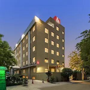 **** Hotel Inde Cyber India